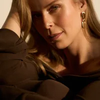 Adinda Model and presenter